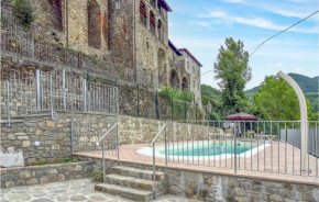 Nice home in Nicciano with Outdoor swimming pool, Heated swimming pool and 5 Bedrooms Piazza Al Serchio